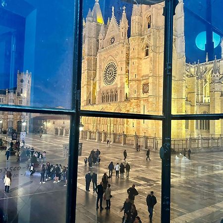Albany Ancha Hotel Leon Bagian luar foto The Cathedral of the Holy Saviour