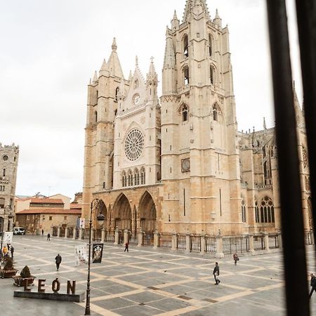 Albany Ancha Hotel Leon Bagian luar foto León Cathedral