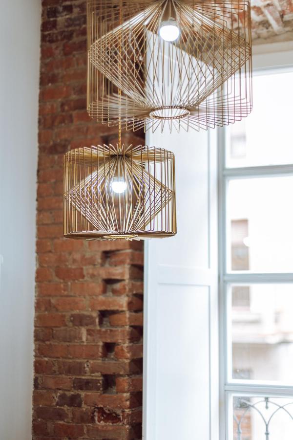 Albany Ancha Hotel Leon Bagian luar foto A pendant light