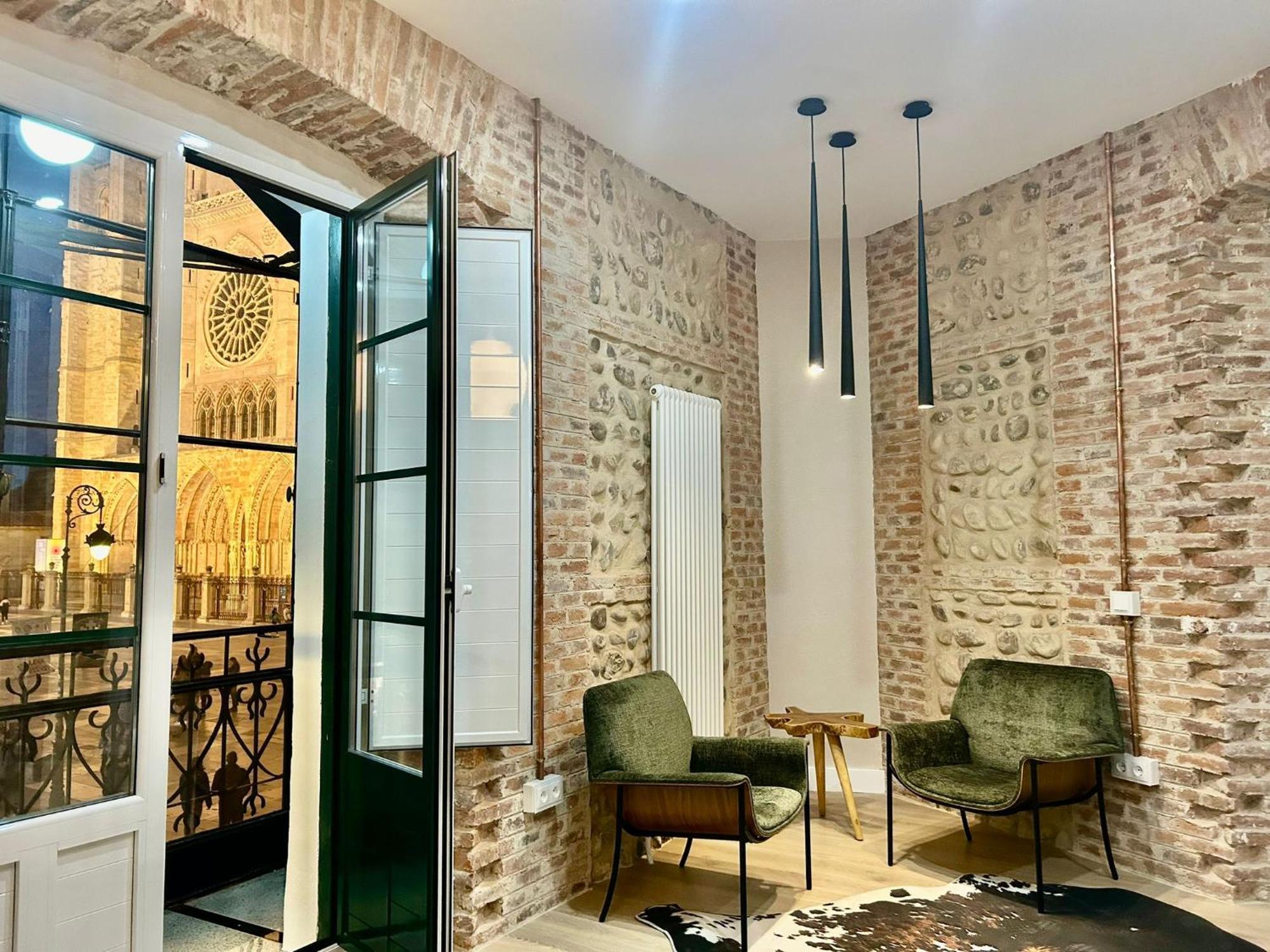Albany Ancha Hotel Leon Bagian luar foto The interior of the museum